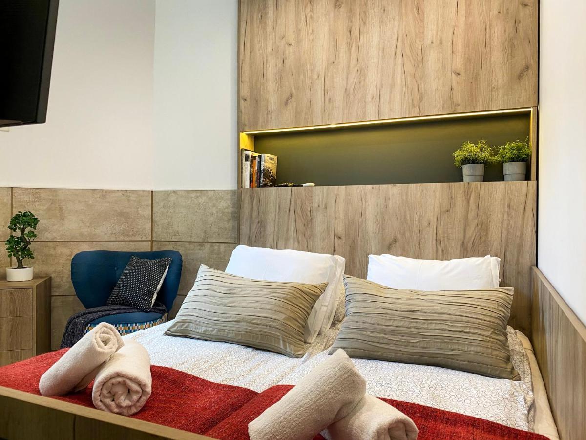 Beautiful Studio For Couples With Air Conditioning - Old Town & Main Station คราคูฟ ภายนอก รูปภาพ