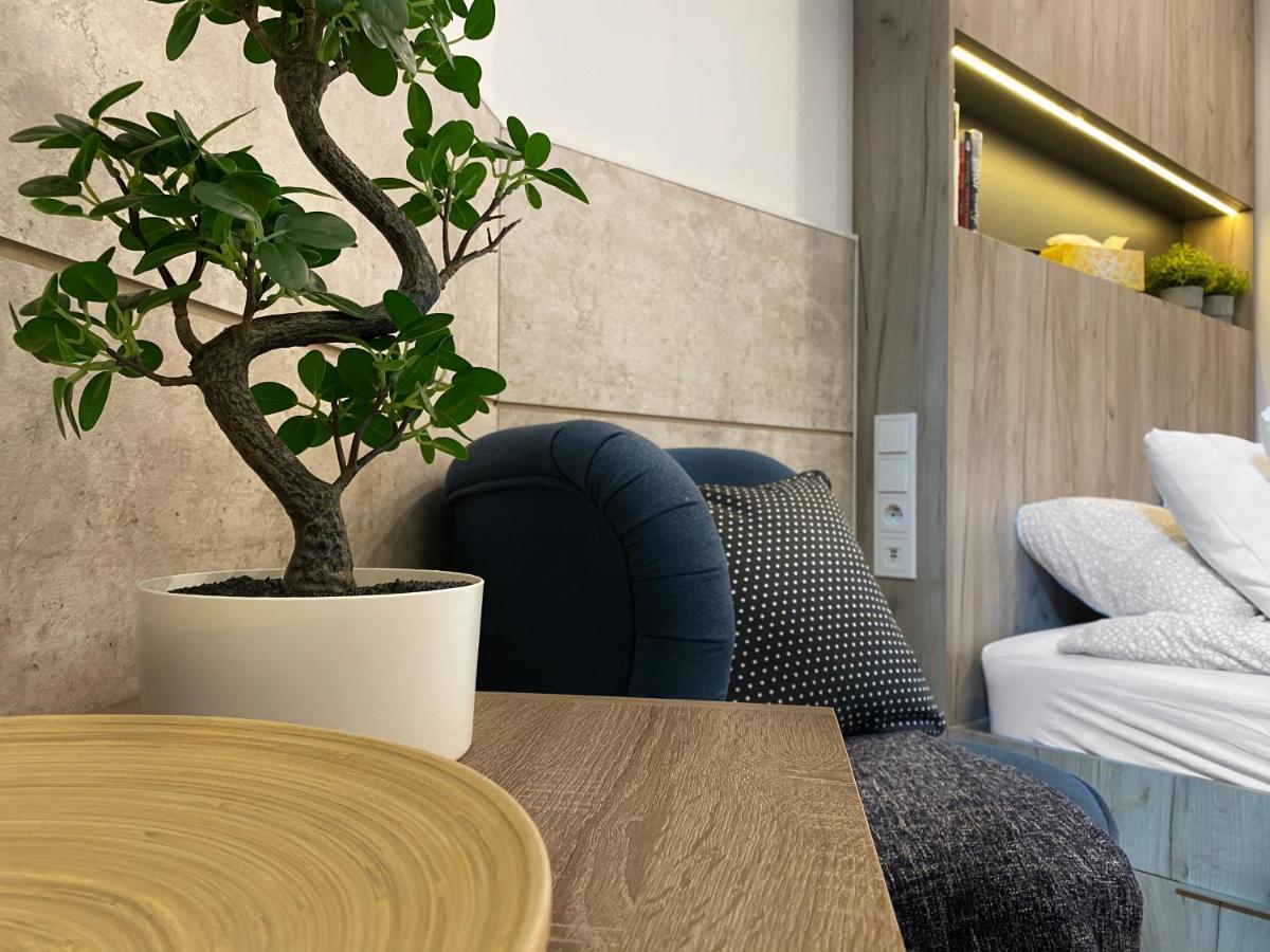 Beautiful Studio For Couples With Air Conditioning - Old Town & Main Station คราคูฟ ภายนอก รูปภาพ